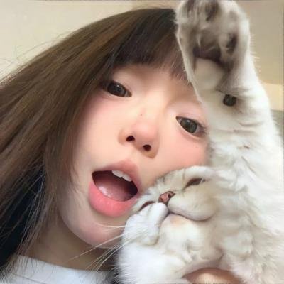 哈啰,我叫朵莉丝